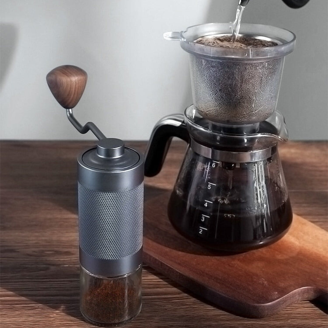 Moulin à café manuel en acier inoxydable INOX | Maisons du Monde Moulin à café manuel en acier inoxydable INOX | Maisons du Monde
